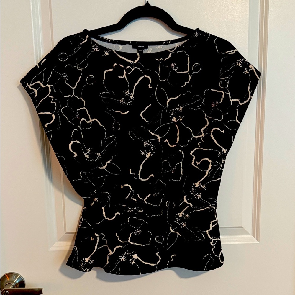 Express Black and White Floral Peplum Blouse NWT size Small